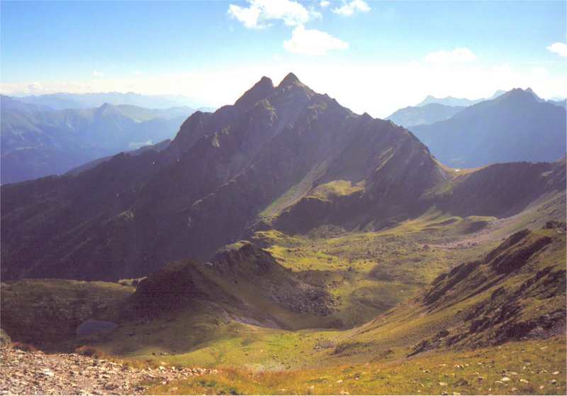 foto 31 - unterwegs unterhalb des grats, blick zurück richtung luggauer törl, luggauer böden, zwölferspitz, bödensee