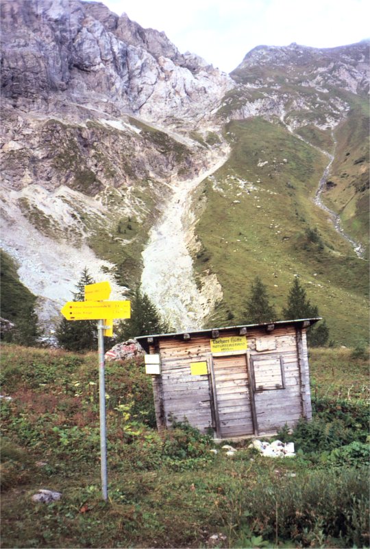 foto 64 - tscharrhütte, im hintergrund aufstieg richtung roßkopftörl